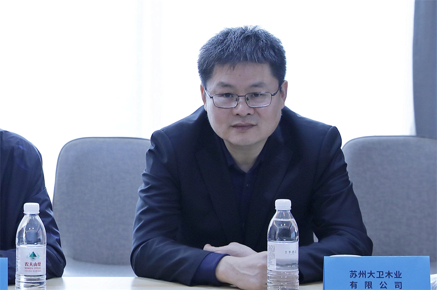 大卫地板董事长蒋卫